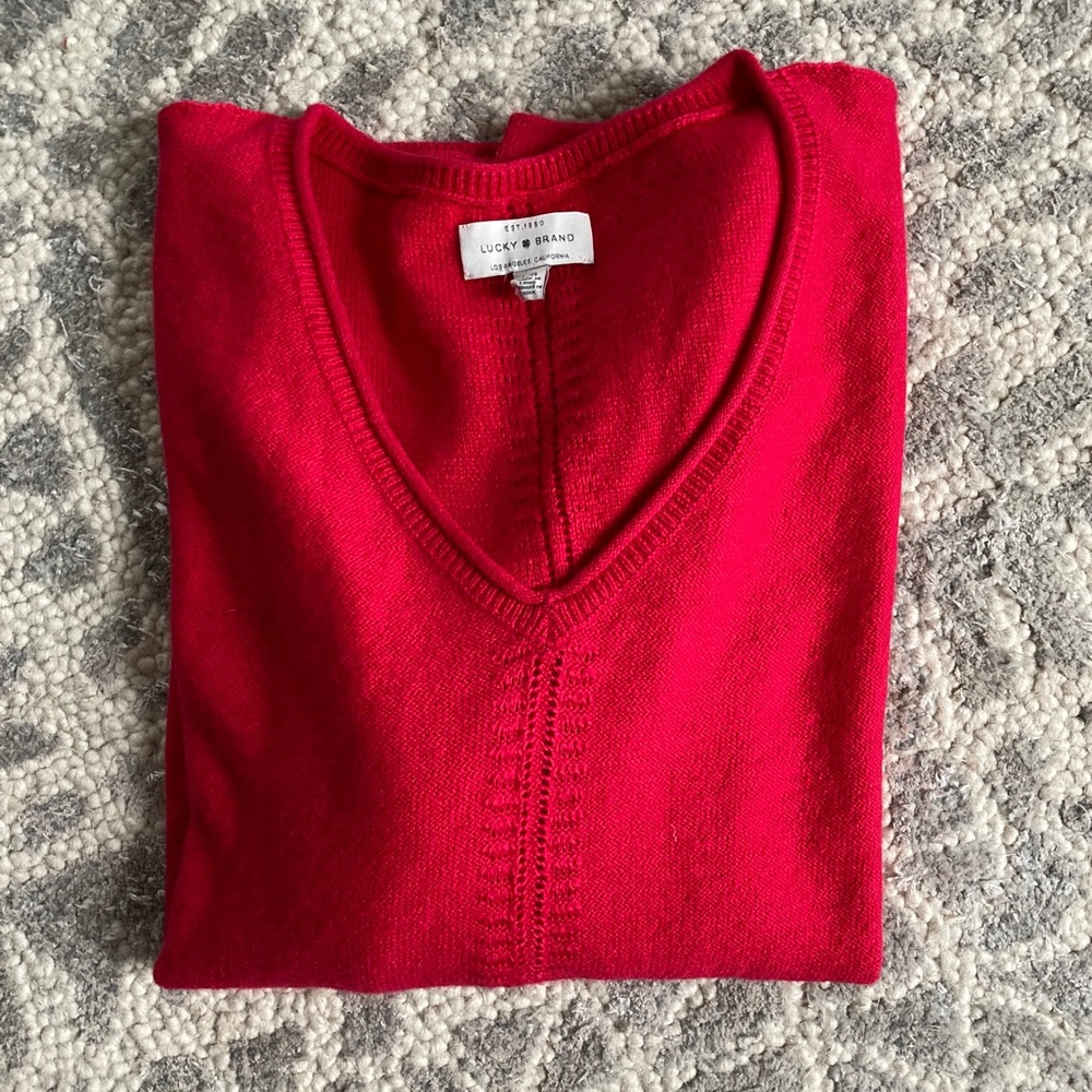 *NEVER WORN* Lucky Brand vneck sweater with detail